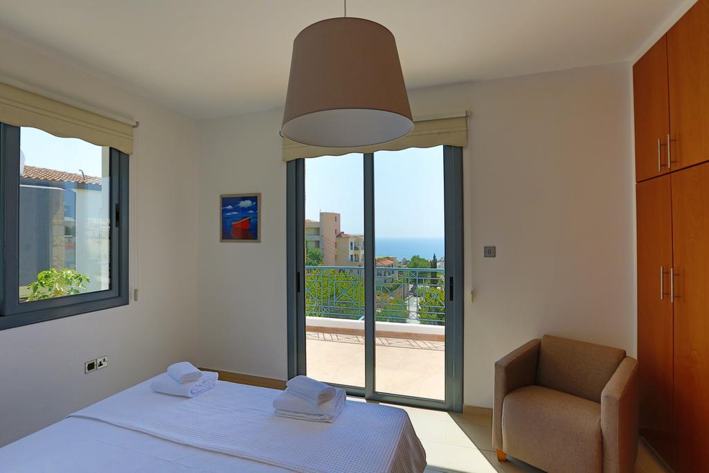 Villa Infinite Blu Paphos Exterior photo